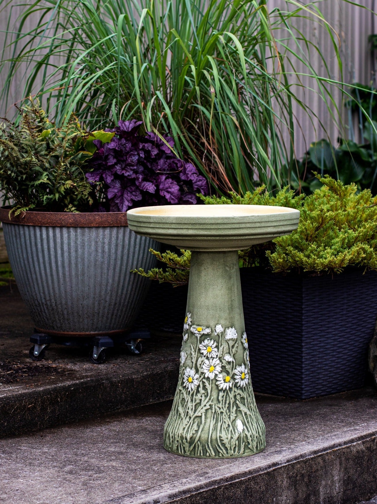 Handpainted Daisy Birdbath Set